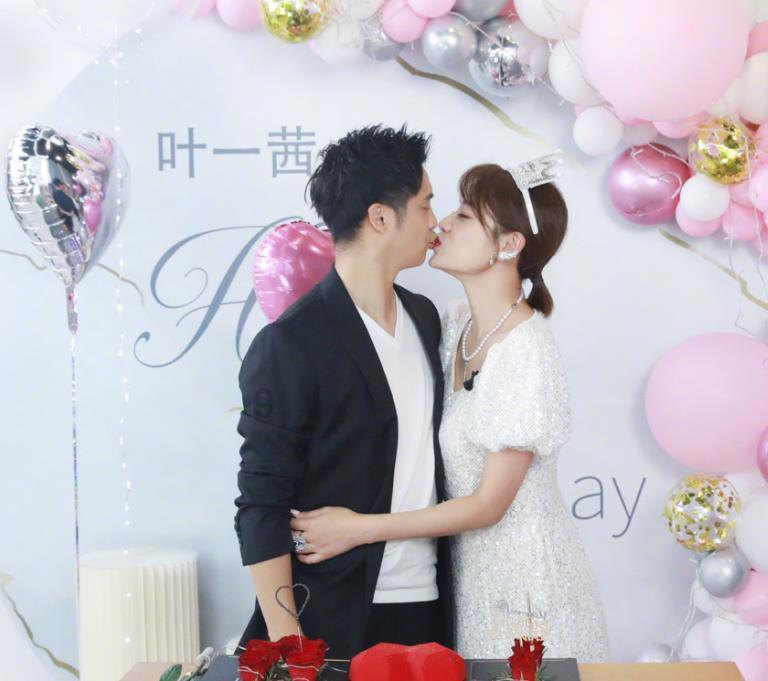 多彩时尚美发沙龙